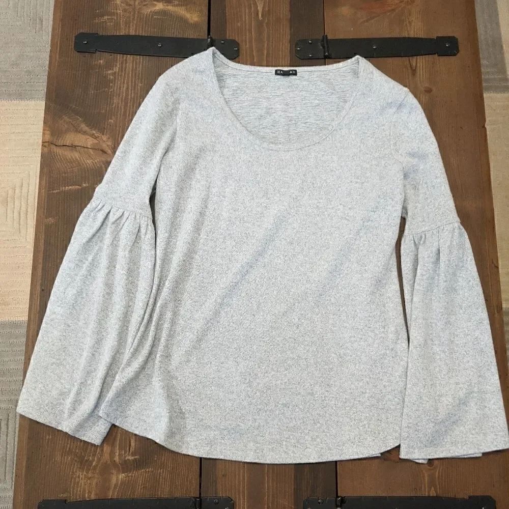 HANNAH Lightweight Grey Bell-Sleeve Sweater Small